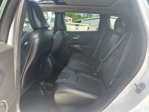 Used 2022 Jeep Cherokee Limited AWD/4WD image 31