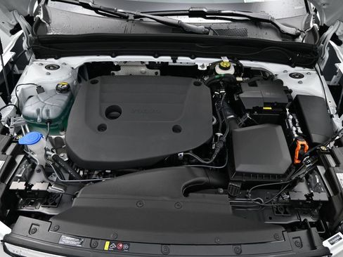 New 2025 Volvo XC40 B5 Core w/ Protection Package Premier image 28