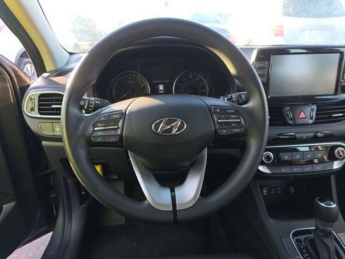 Used 2018 Hyundai Elantra GT image 7