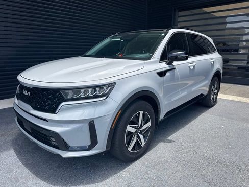 Used 2023 Kia Sorento EX w/ Panoramic Sunroof Package FWD image 1