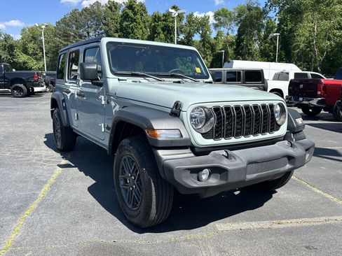 Used 2024 Jeep Wrangler Sport S AWD/4WD image 2
