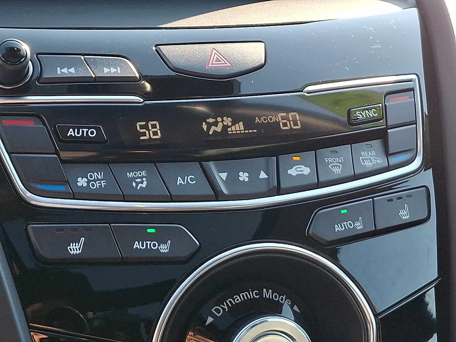 Used 2024 Acura RDX SH-AWD image 16