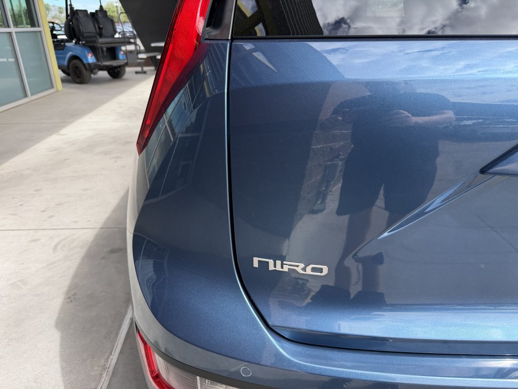 Used 2023 Kia Niro EX FWD image 14