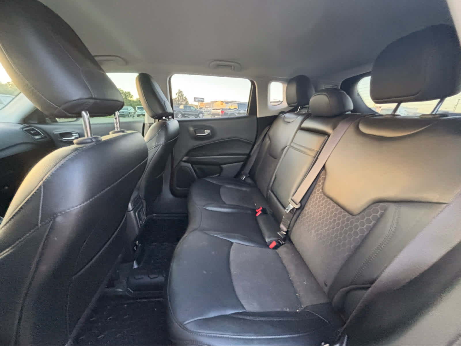 Used 2019 Jeep Compass Latitude FWD image 4