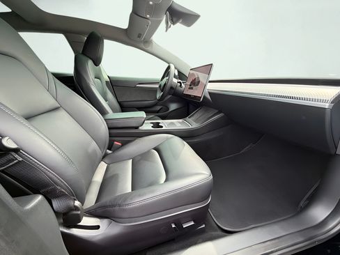 Used 2023 Tesla Model 3 Standard Range RWD image 23