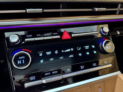 Certified 2025 Hyundai Santa Fe Limited image 19