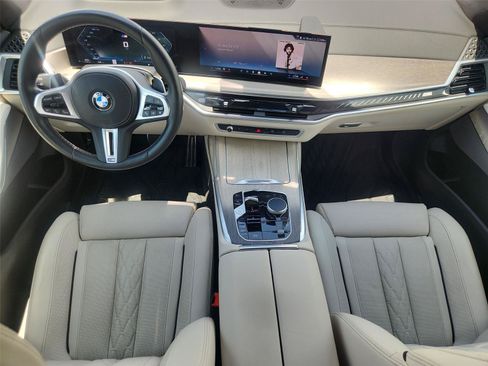 Used 2025 BMW X7 M60i AWD/4WD image 21