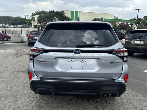 New 2025 Subaru Forester Limited w/ Popular Package image 4