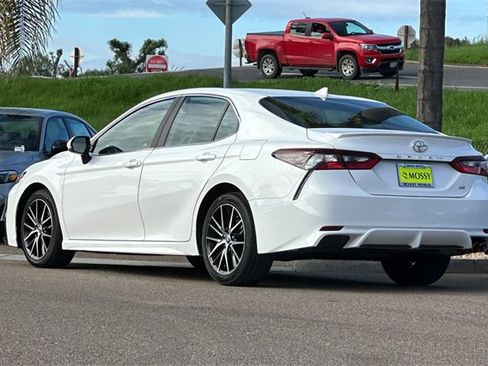 Used 2023 Toyota Camry SE image 8