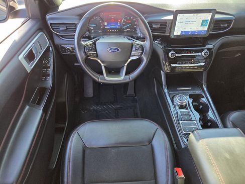 Certified 2022 Ford Explorer ST-Line w/ Class IV Trailer Tow Package image 13