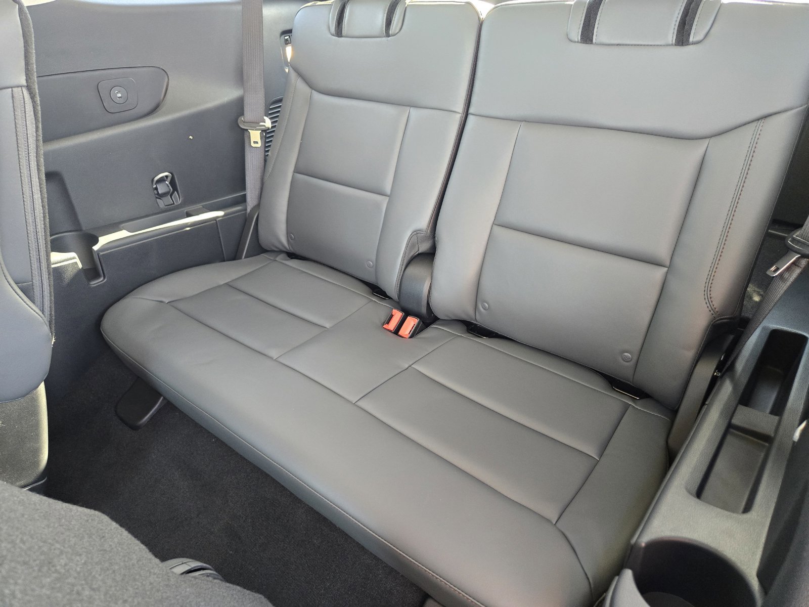 New 2026 Ford Explorer Active w/ Active Comfort Package RWD image 28