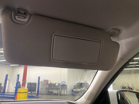 Used 2023 Acura MDX SH-AWD w/ Technology Package image 38