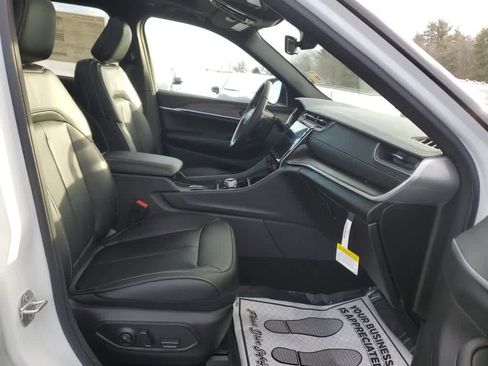 New 2025 Jeep Grand Cherokee Limited image 24