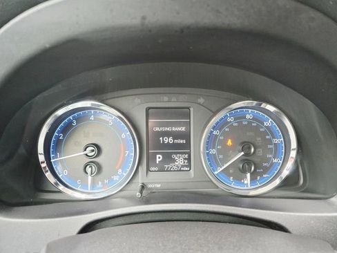 Used 2017 Toyota Corolla LE image 19