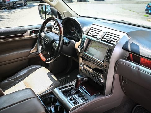 Used 2015 Lexus GX 460 Luxury AWD/4WD image 17