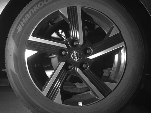 Used 2025 Nissan Sentra SV image 15