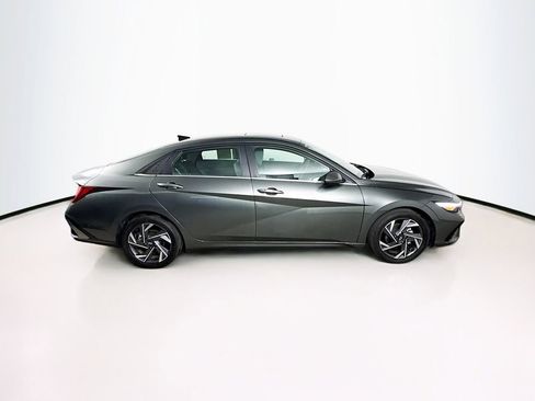 Used 2025 Hyundai Elantra SEL FWD image 1