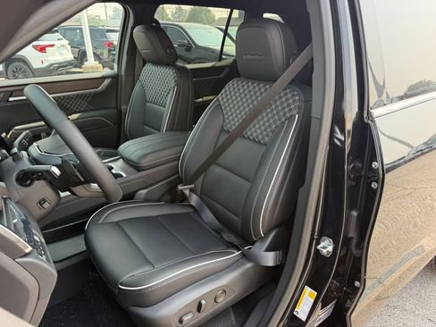 New 2026 GMC Acadia Denali AWD/4WD image 10