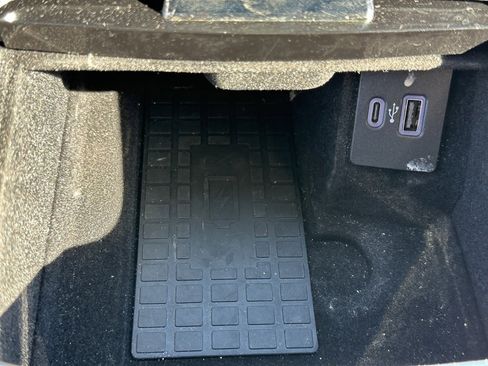 Used 2021 Lincoln Nautilus Reserve w/ Equipment Group 202A image 28