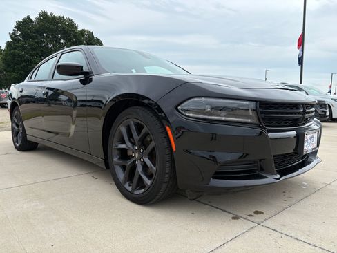 Used 2023 Dodge Charger SXT w/ Blacktop Package RWD image 2