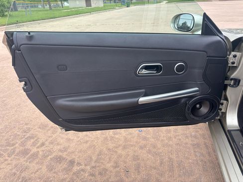 Used 2006 Chrysler Crossfire Limited image 11