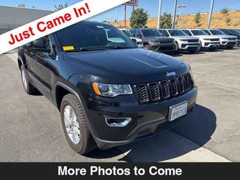Used 2017 Jeep Grand Cherokee Laredo w/ Quick Order Package 2BE RWD image 8