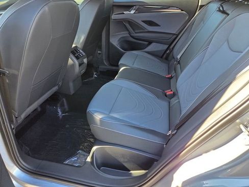 New 2026 Volkswagen Tiguan SE image 7