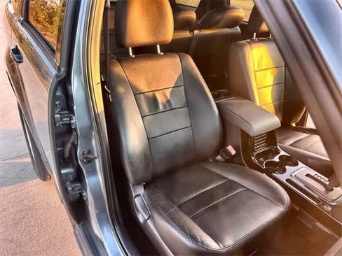 Used 2010 Ford Escape Limited image 12