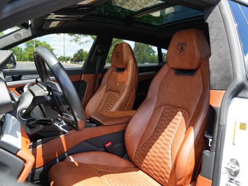 Used 2020 Lamborghini Urus AWD/4WD image 17