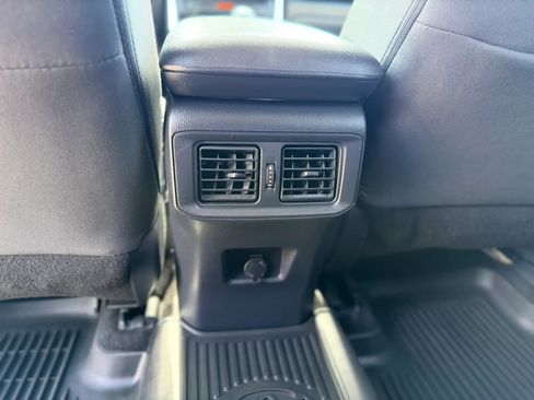 Used 2025 Toyota RAV4 LE AWD/4WD image 20