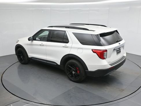 Certified 2020 Ford Explorer XLT w/ Equipment Group 202A image 45