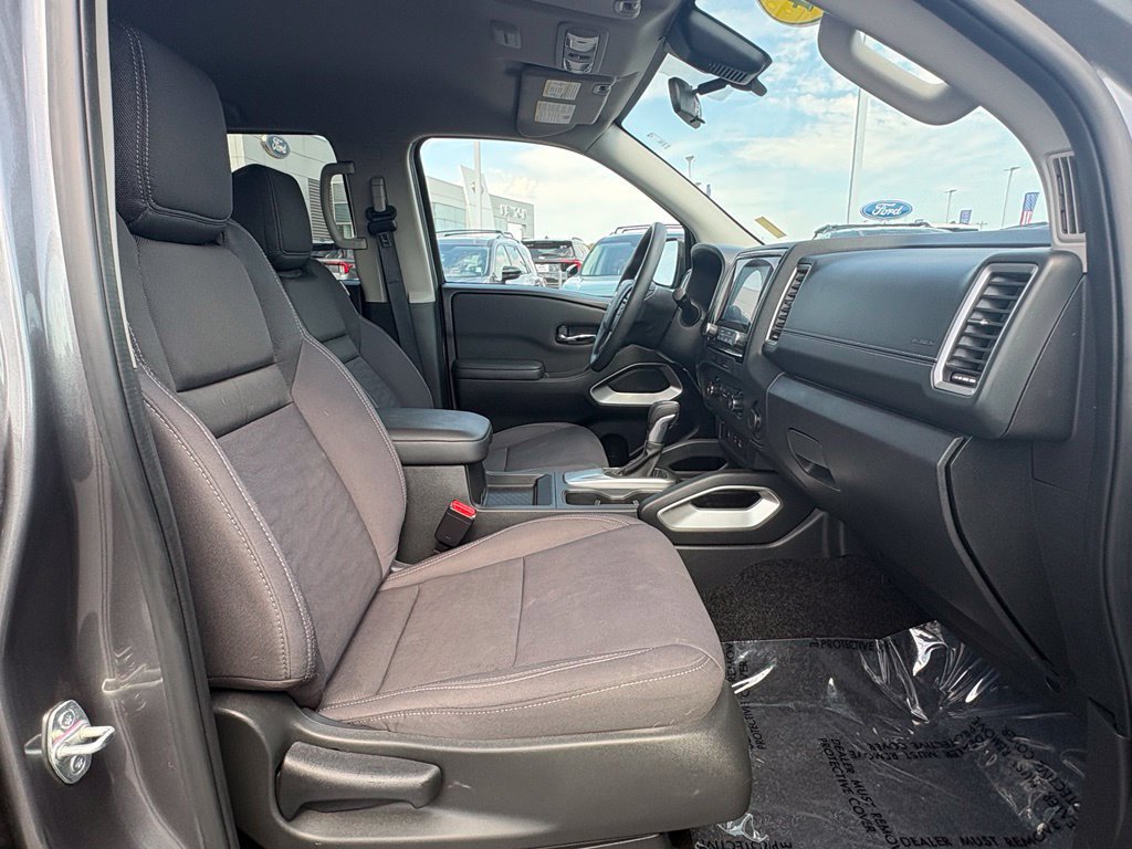 Used 2024 Nissan Frontier SV w/ Technology Package RWD image 18