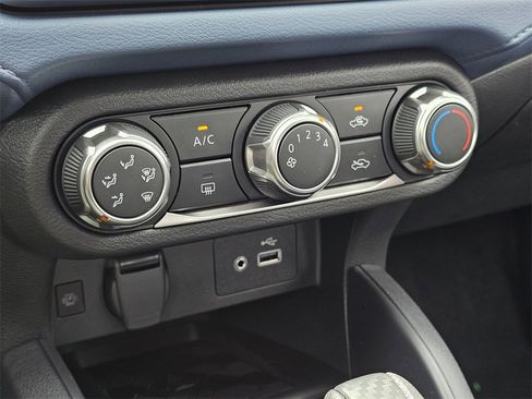 New 2025 Nissan Versa SV w/ Trunk Package image 10