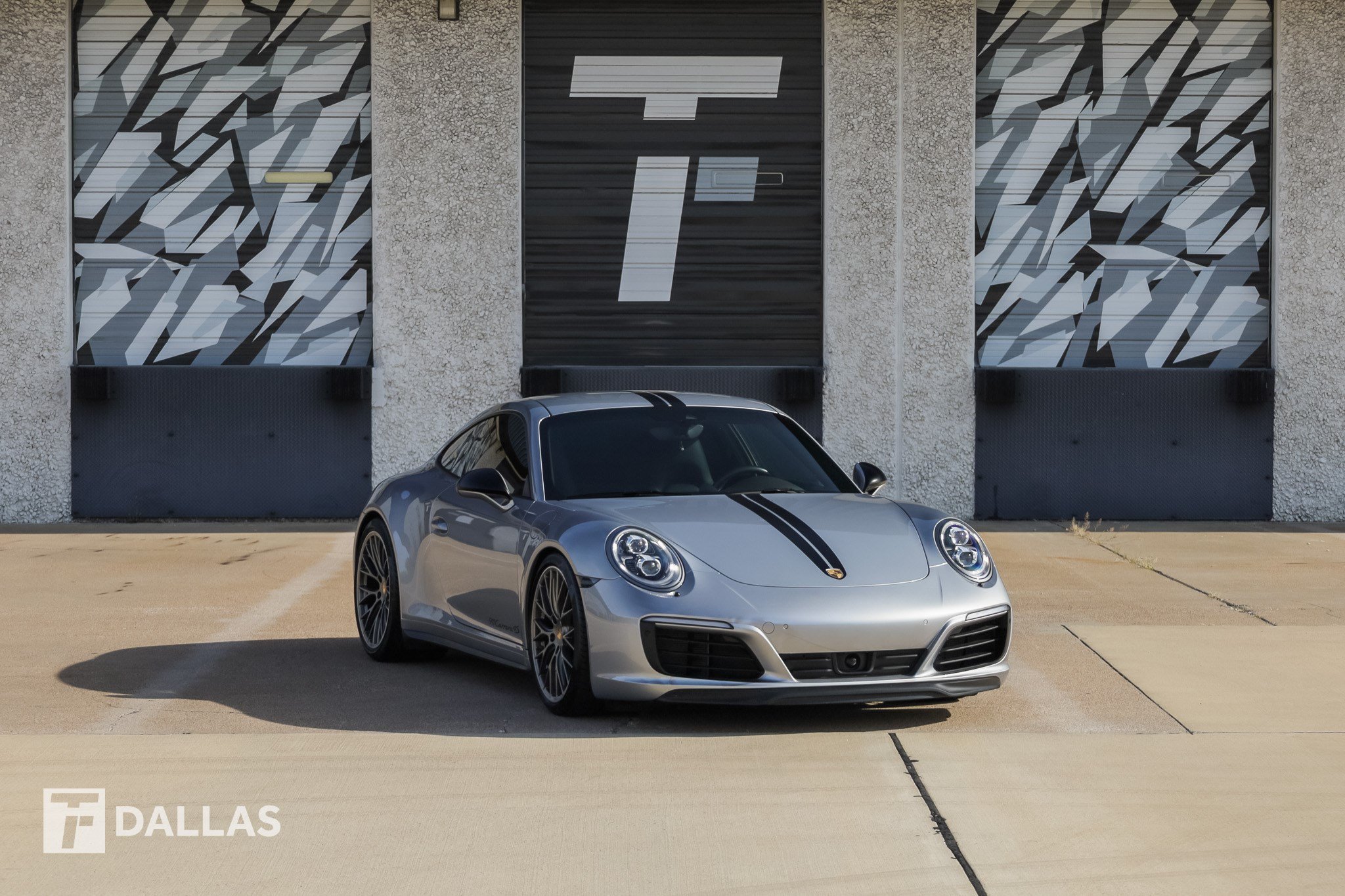 Used 2017 Porsche 911 Carrera 4S AWD/4WD image 2