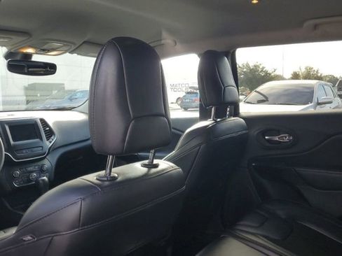 Used 2020 Jeep Cherokee Latitude Plus image 10