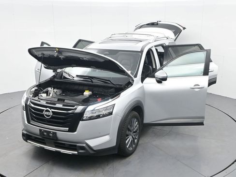 Used 2023 Nissan Pathfinder SL w/ SL Premium Package image 43