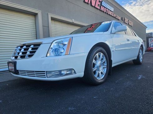 Used 2010 Cadillac DTS image 33