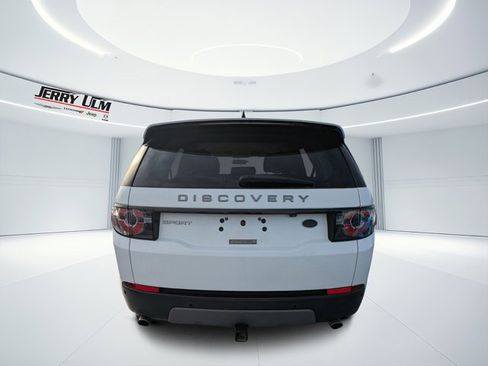 Used 2019 Land Rover Discovery Sport SE image 4