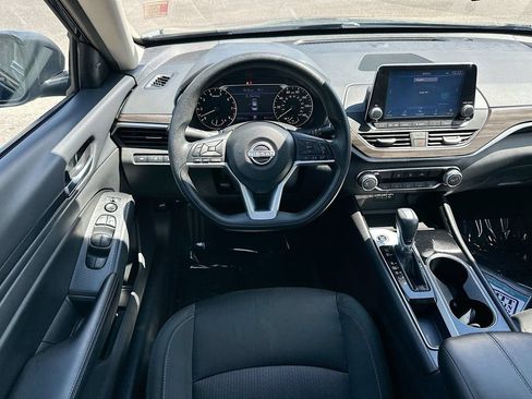 Used 2024 Nissan Altima 2.5 SV FWD image 20