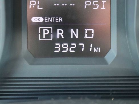 Used 2018 Nissan Titan S w/ S Utility Package image 11