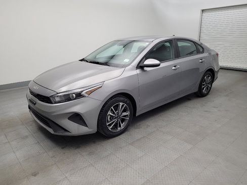 Used 2024 Kia Forte LXS image 2