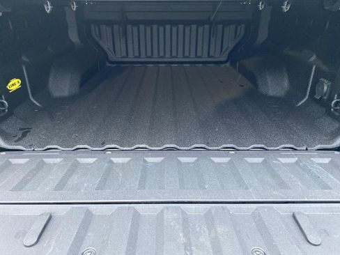 Used 2025 GMC Canyon AT4 w/ Technology Plus Package image 26