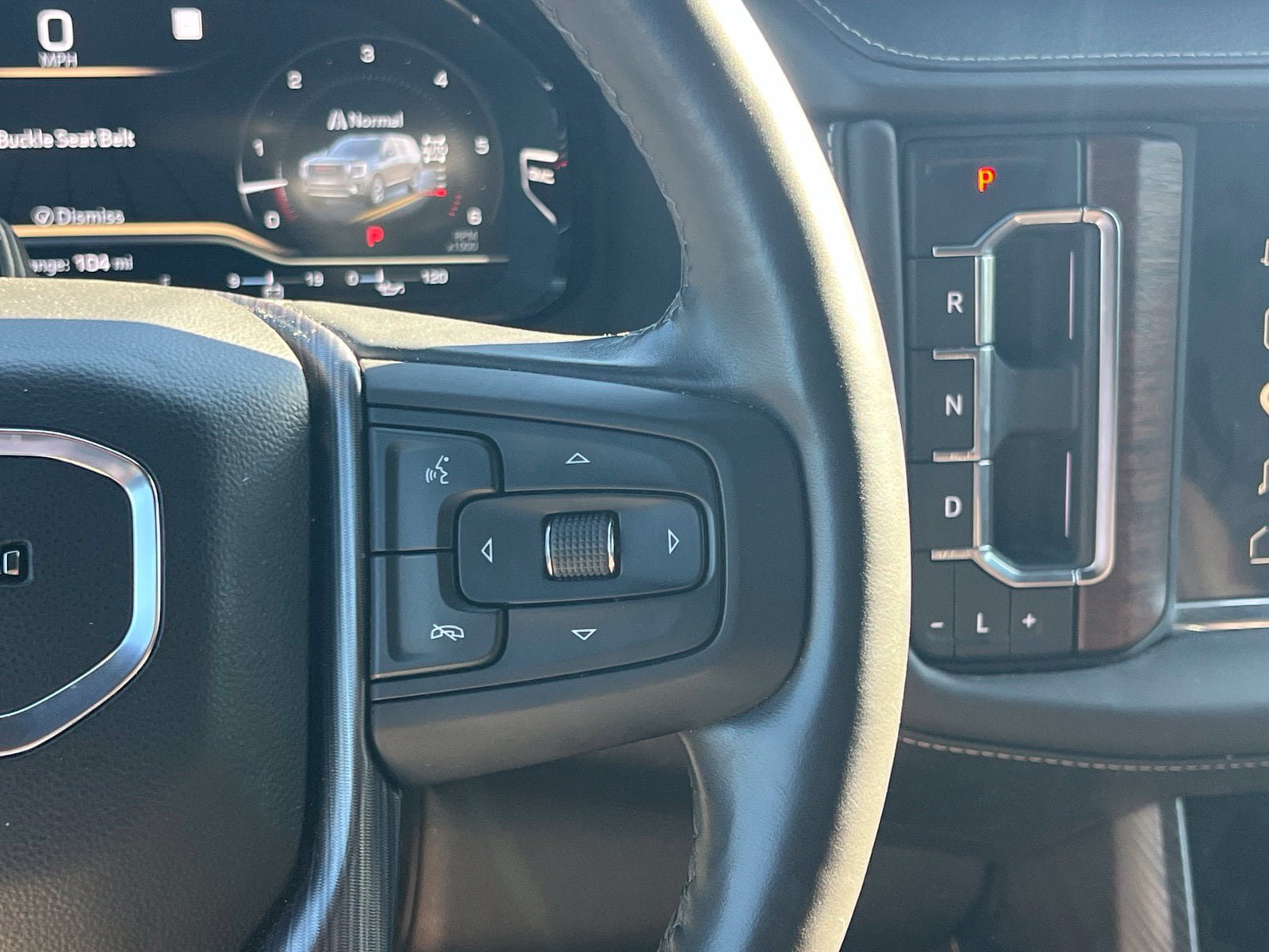 Used 2023 GMC Yukon Denali Ultimate AWD/4WD image 32