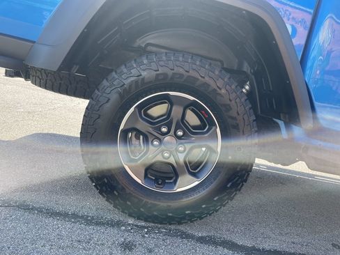 Used 2022 Jeep Gladiator Rubicon w/ LED Lighting Group AWD/4WD image 12