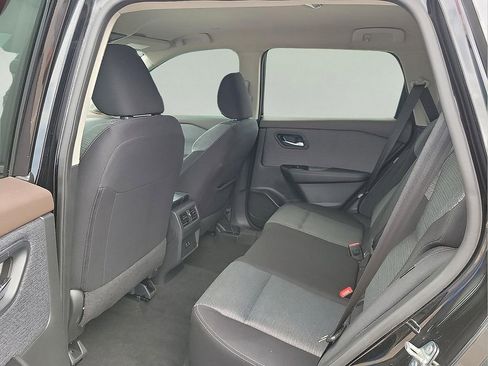 Used 2023 Nissan Rogue SV FWD image 9