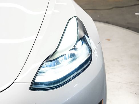 Used 2023 Tesla Model 3 Standard Range RWD image 7