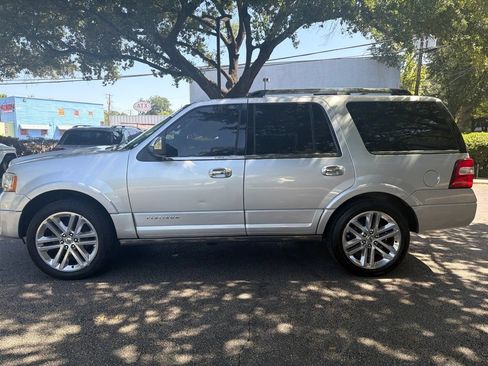Used 2017 Ford Expedition Platinum RWD image 4