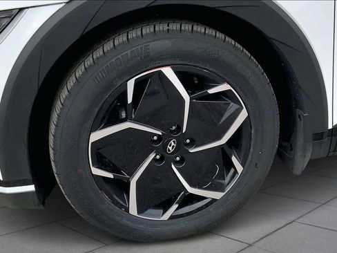 Used 2024 Hyundai Ioniq 5 SEL image 8