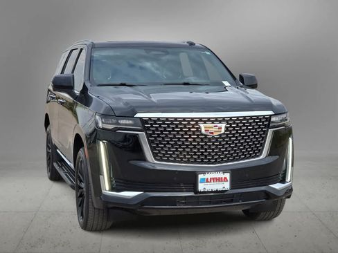 Used 2024 Cadillac Escalade Premium Luxury RWD image 3