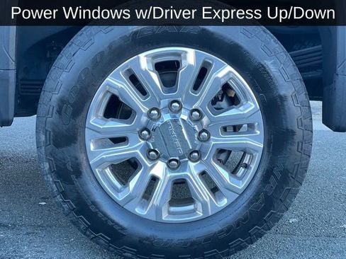 Used 2023 GMC Sierra 2500 Denali w/ Denali Ultimate Package image 11